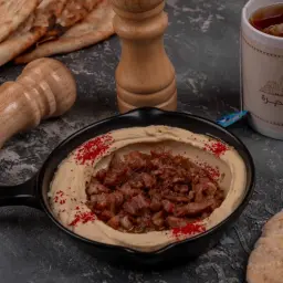 حمص باللحم